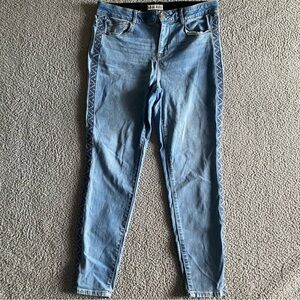 Knox Rose cropped pants women’s size 14 large Blue Denim jeans